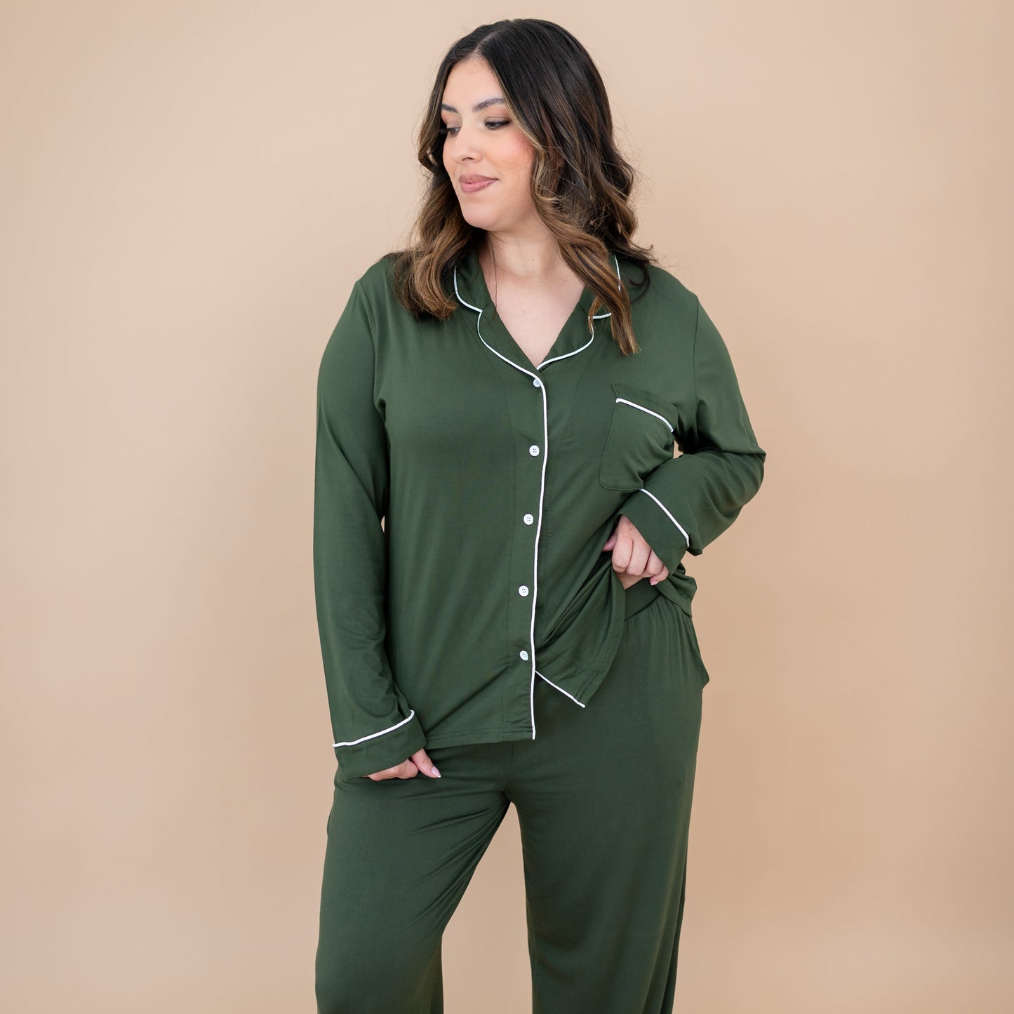 Long-Sleeved Women's Pajama Set in Fir with Cloud Trim