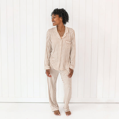 Long-Sleeved Women's Pajama Set in Gingham Bisque
