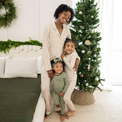 Long-Sleeved Women's Pajama Set in Gingham Bisque