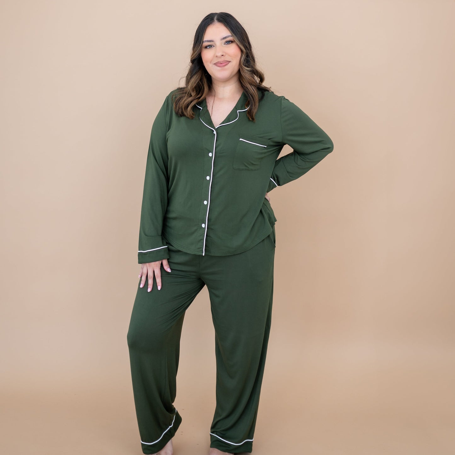 Long-Sleeved Women's Pajama Set in Fir with Cloud Trim