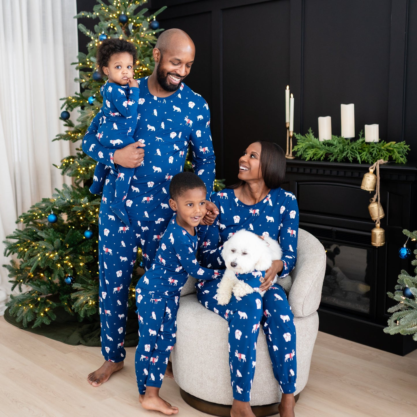 Women's Jogger Pajama Set in Frosty Friends