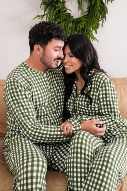 Long-Sleeved Women's Pajama Set in Gingham Fir