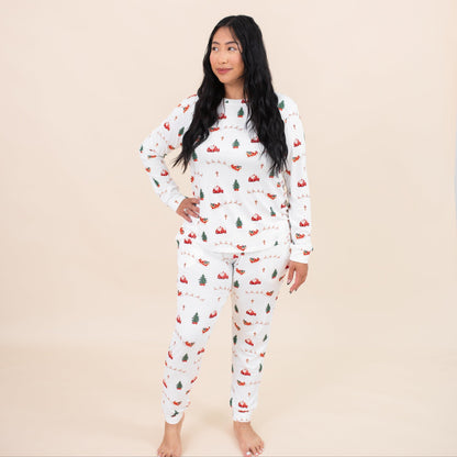 Women's Jogger Pajama Set in Santa Sleigh