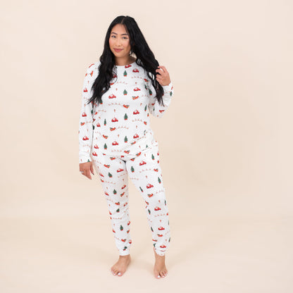 Women's Jogger Pajama Set in Santa Sleigh