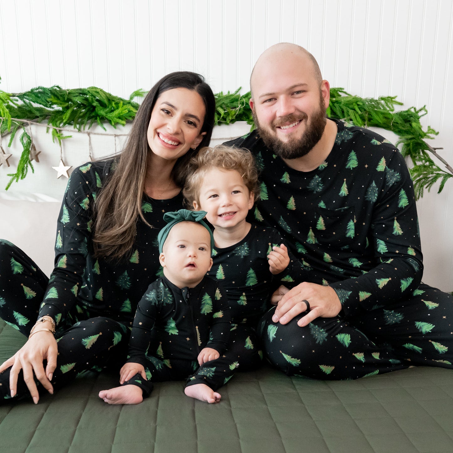 Women's Jogger Pajama Set in Twinkle Tree