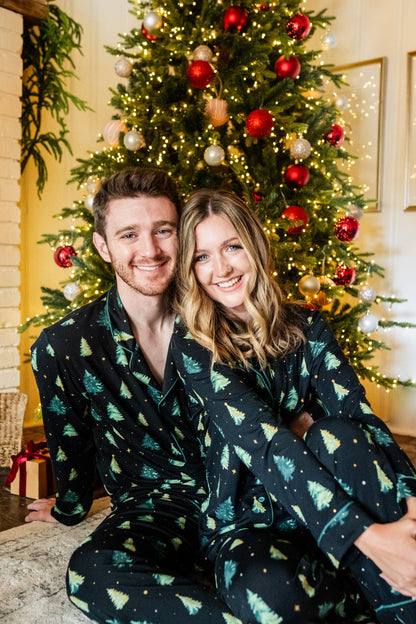 Long-Sleeved Women's Pajama Set in Twinkle Tree