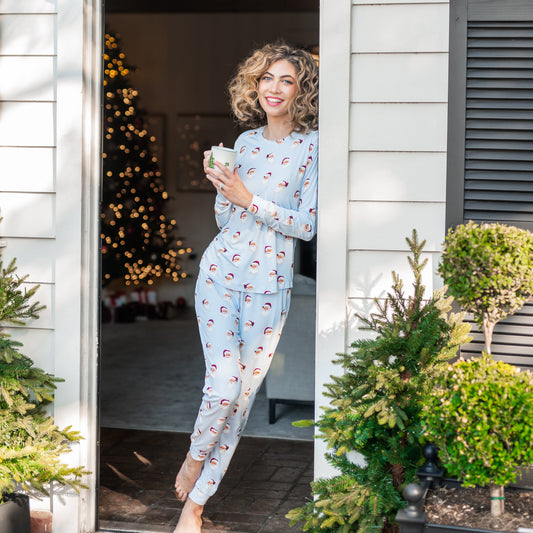 Women's Jogger Pajama Set in Vintage Santa