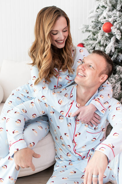 Long-Sleeved Women's Pajama Set in Vintage Santa
